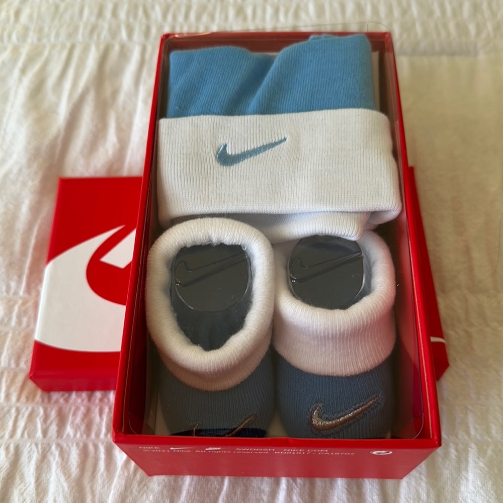 Newborn Nike Booties